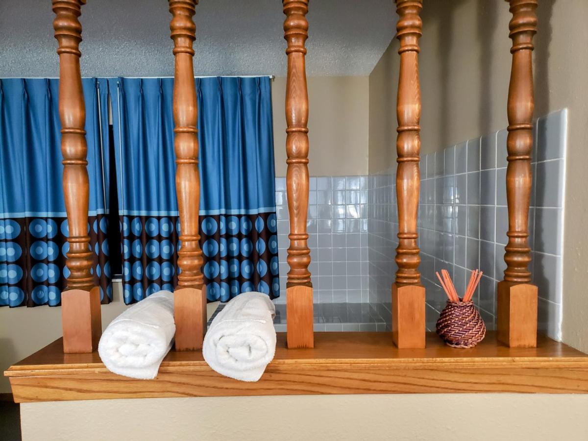 ซูเปอร์ 8 บาย วินด์แฮม ชาริตัน Hotel Chariton ภายนอก รูปภาพ