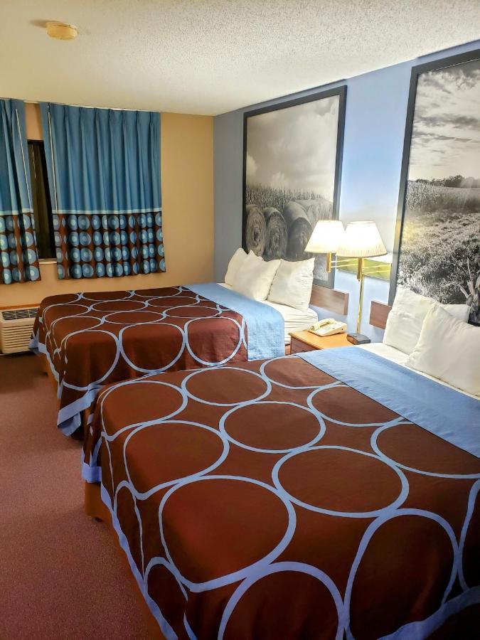 ซูเปอร์ 8 บาย วินด์แฮม ชาริตัน Hotel Chariton ภายนอก รูปภาพ