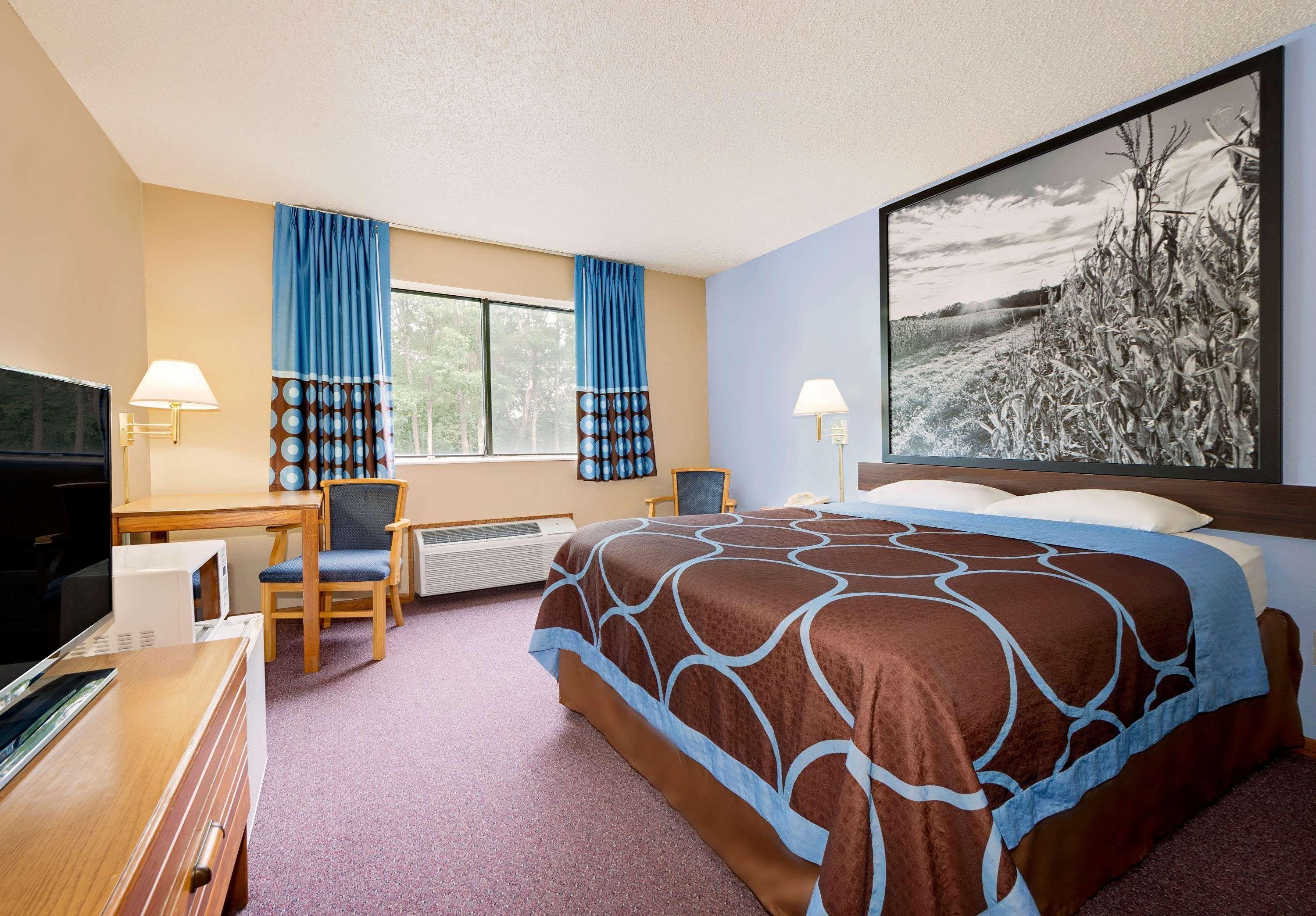 ซูเปอร์ 8 บาย วินด์แฮม ชาริตัน Hotel Chariton ภายนอก รูปภาพ